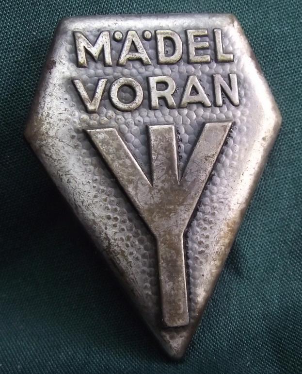 Hitler Youth Event Badge/Tinnie. Madel Voran.
