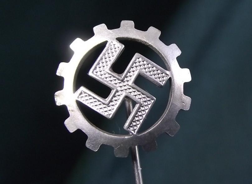 DAF Membership Lapel Badge.
