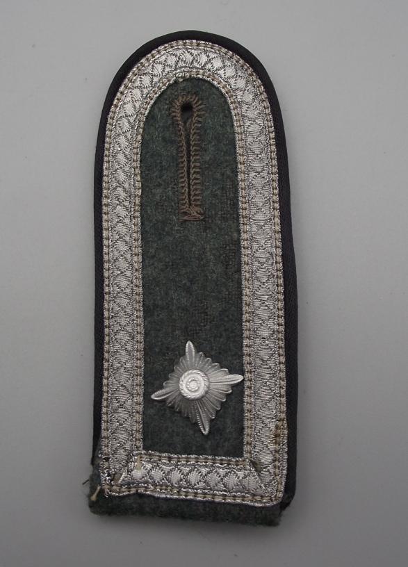 Heer Combat Engineer Feldwebel's Shoulder Strap.