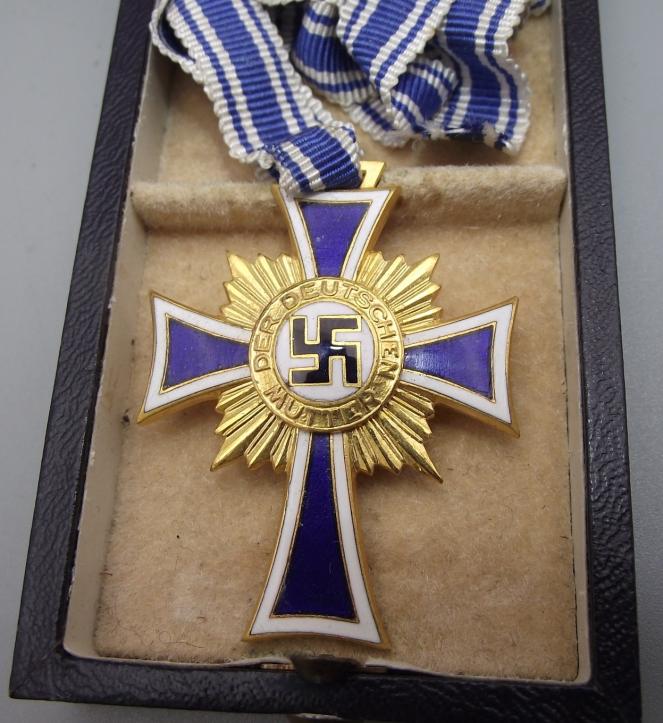 Boxed Gold Mothers Cross. Carl Poellath.