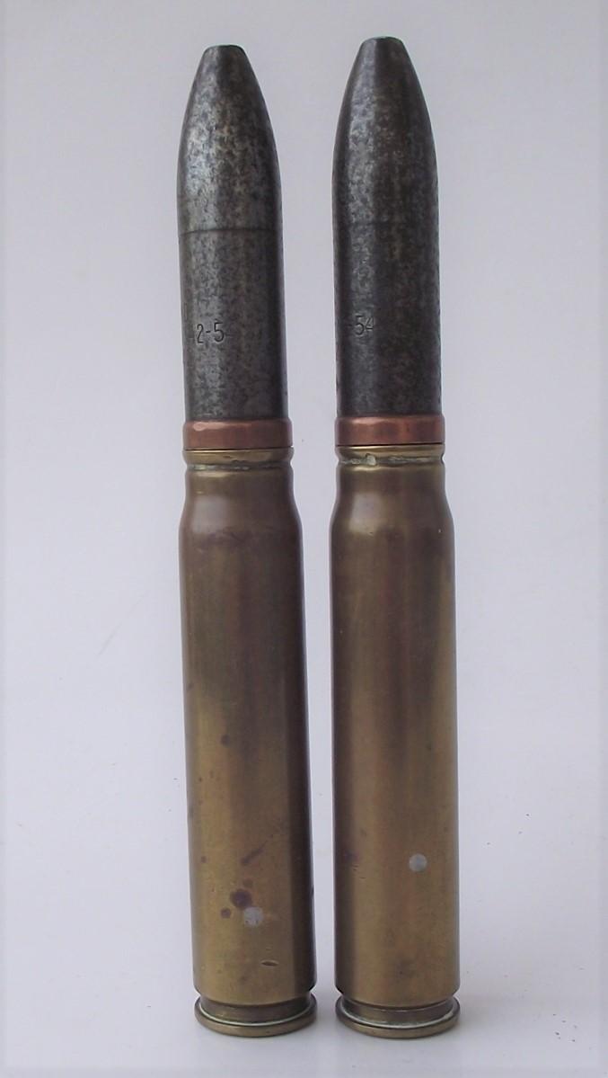 Matching 2 X U.S. 20mm Shells, 1942.