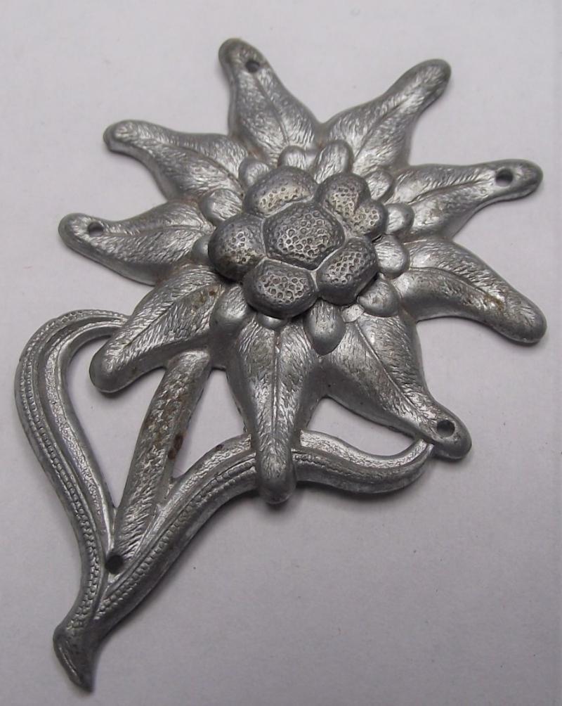 Gebirgsjager Metal Edelwiess Cap Badge.