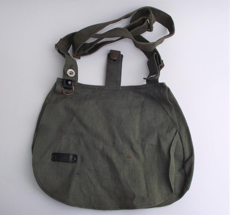 RLB Luftschutz Bread Bag and Carry Strap. Unissued.