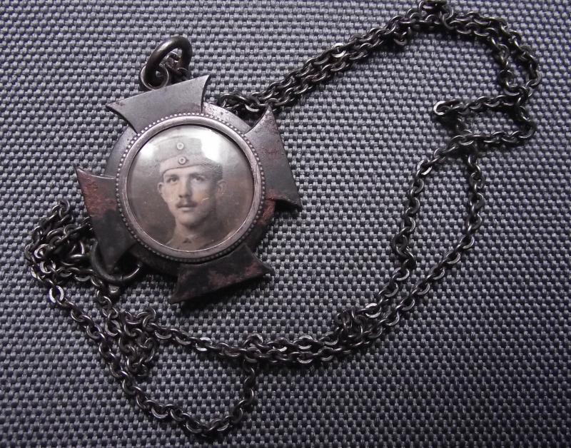 WW1 German ''Gold for Iron'' Pendant Necklace.