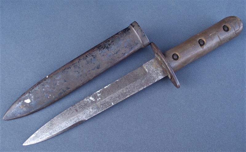 WW2 Italian Fighting Knife.
