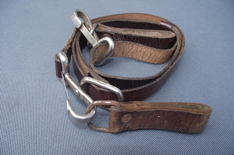 HJ/DJ Early Brown Leather Cross Strap and ''D'' rings.