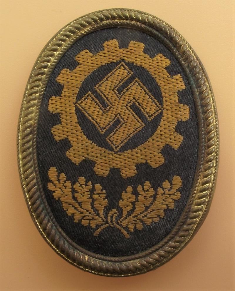 DAF Visor Cap Badge.