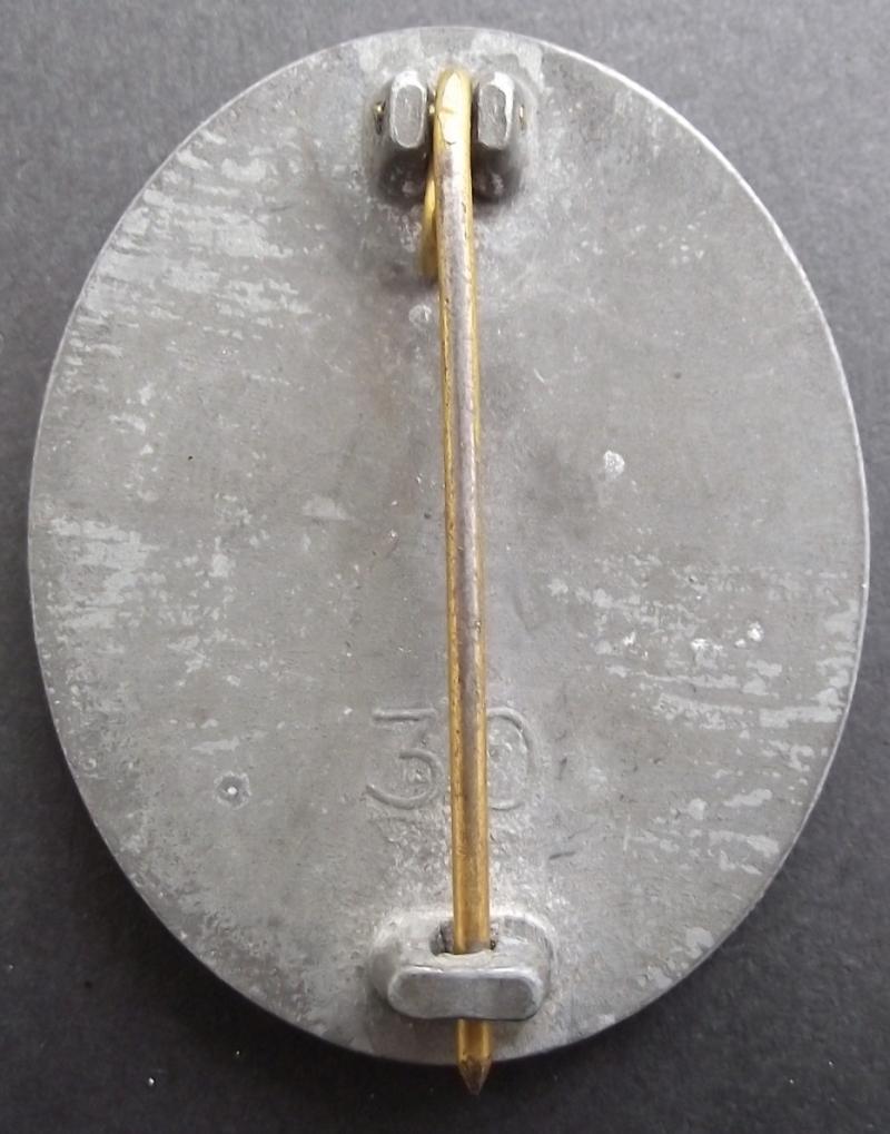 WW2 German Gold Wound Badge. MM30/ Hauptmunzamt Wien.