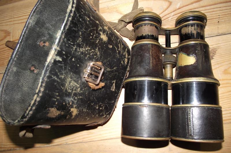 WW1 Cased Binoculars.