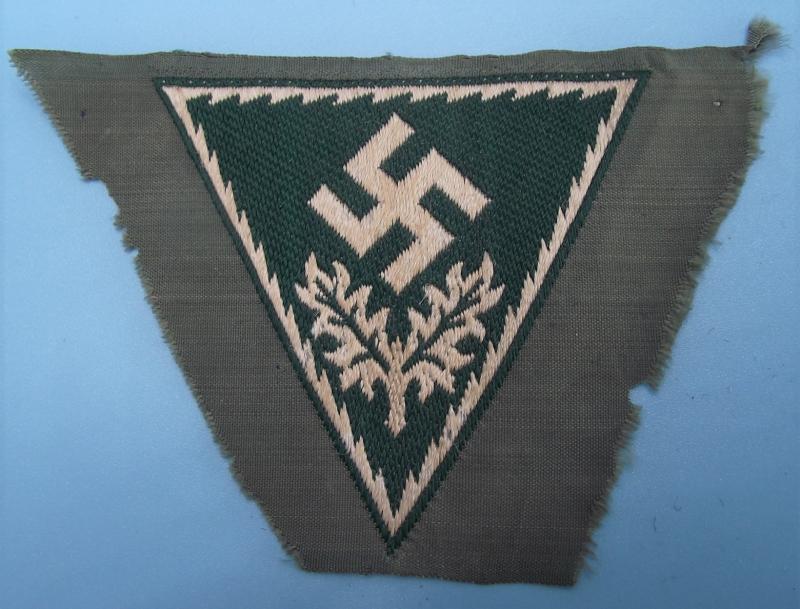 Female Customs Cap Insignia.