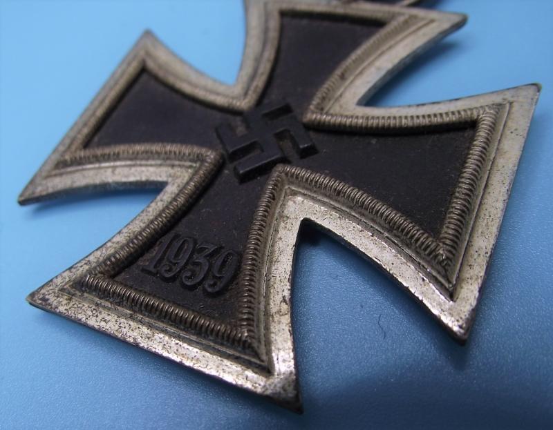 WW2 Iron Cross 2nd Class. MM13, Gustav Brehmer.