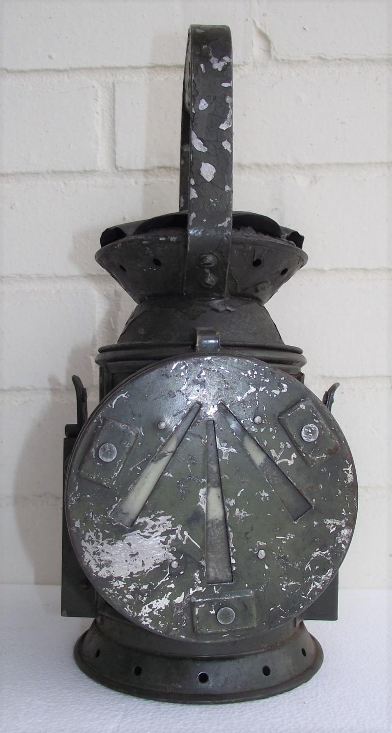 WW2 British Lamp with Broad Arrow Front Cover.