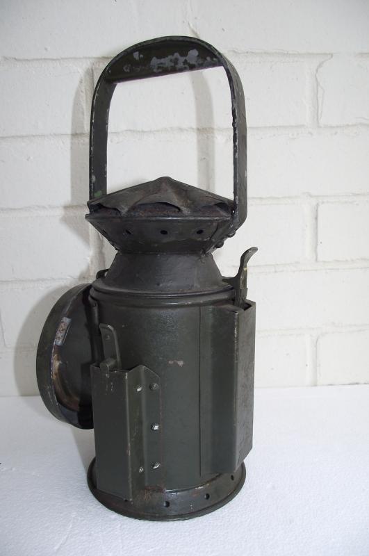 WW2 British Lamp with Broad Arrow Front Cover.