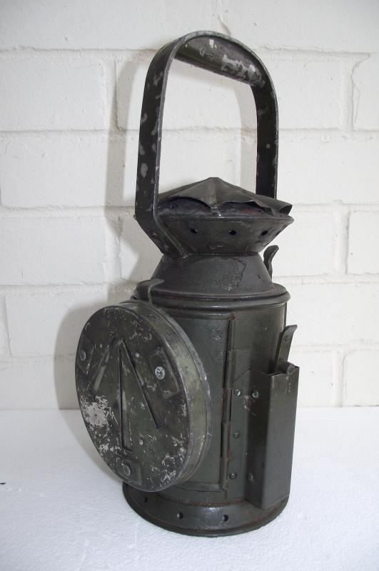 WW2 British Lamp with Broad Arrow Front Cover.