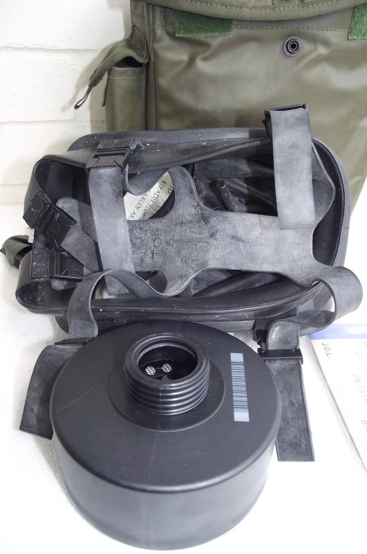 Named Complete British S10 Gas Mask Rig. First Gulf War.
