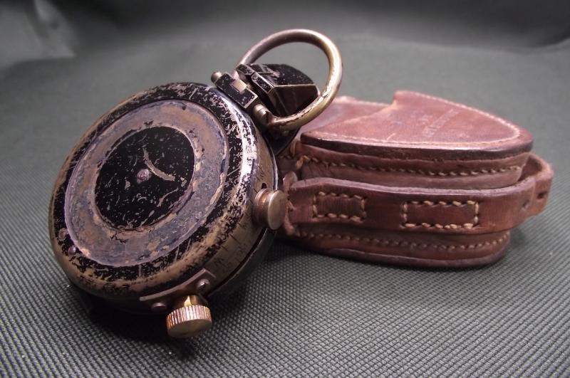 WW1 1916 British Marching Compass and M.G.C. Marked Leather Carry Case.