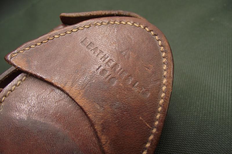 WW1 1916 British Marching Compass and M.G.C. Marked Leather Carry Case.