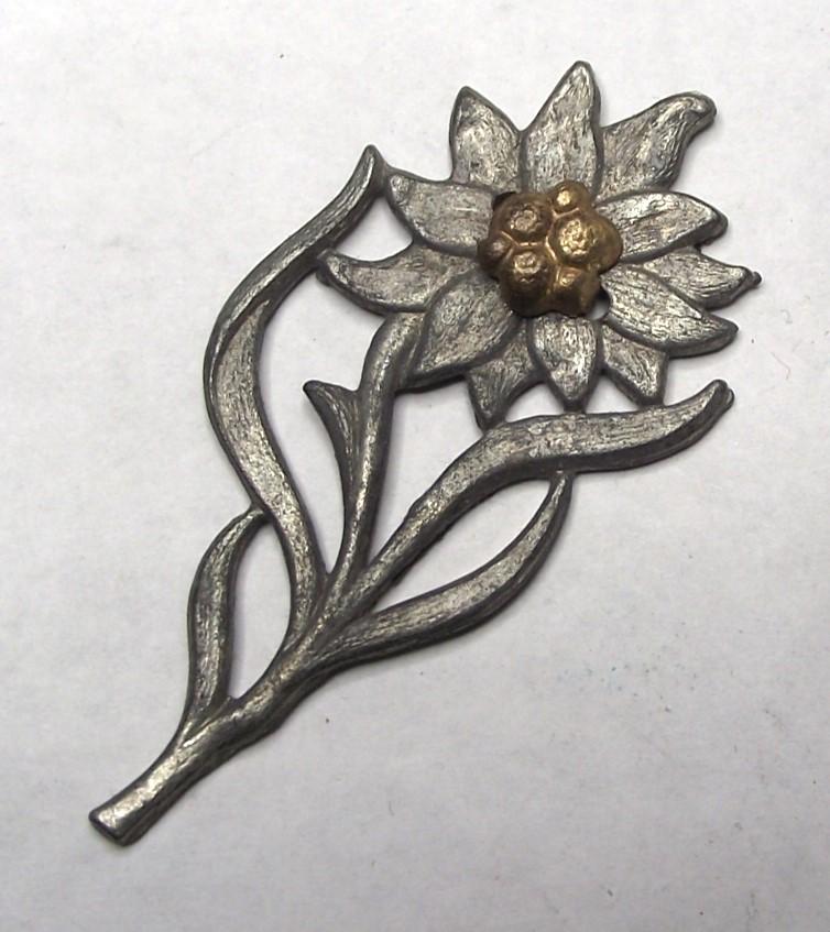 WW2 German Political Eldelweiss Traditions Badge.