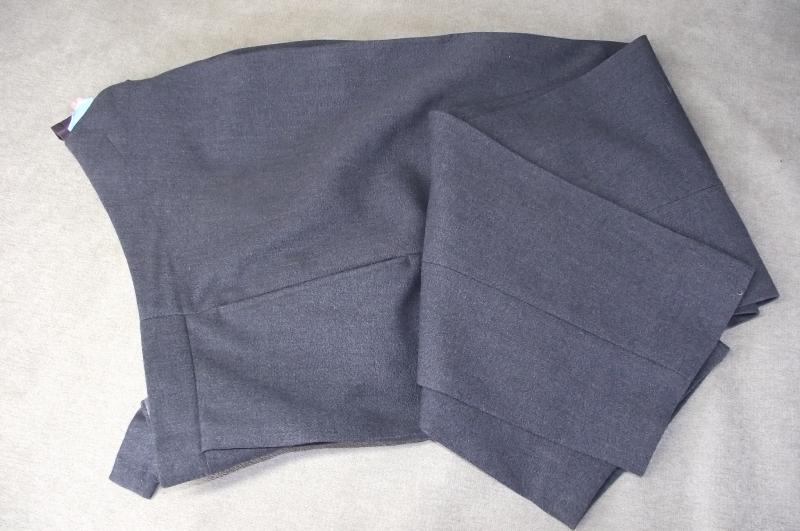 Named RAF Pilot Officer Tunic and Trousers Set. DFC, Vulcan Pilot.