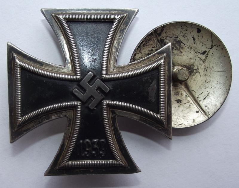 WW2 Iron Cross First Class Screwback. L55, Wachtler & Lange.