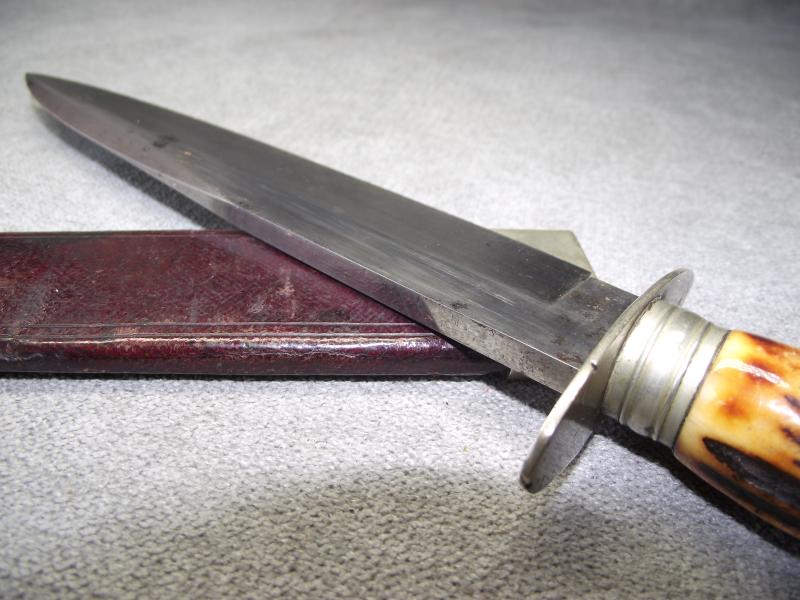 Victorian Bowie Knife. ''The Hunters Companion''. J.Dobby, 16 Wych Street.