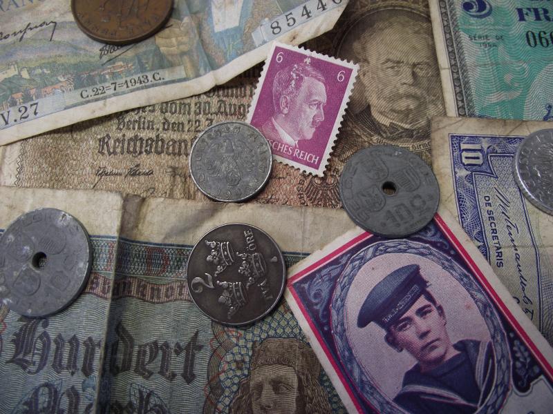 Selection of WW2 Money, Notes and Coins. Cardiff Royal Signals Veteran Bring-Back.