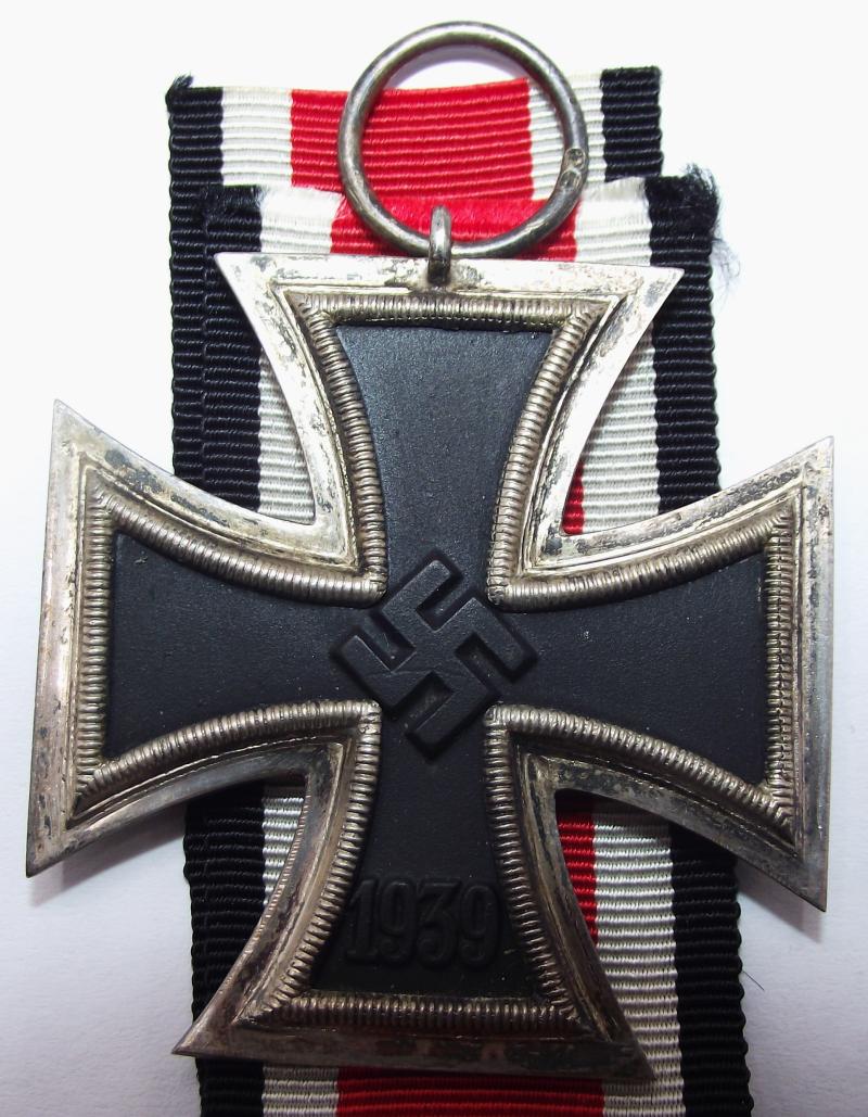 WW2 Iron Cross 2nd Class. MM25. Arbeitsgemenschaft Der Graveur-Gold- Und- Silverschmeide-Innungen.