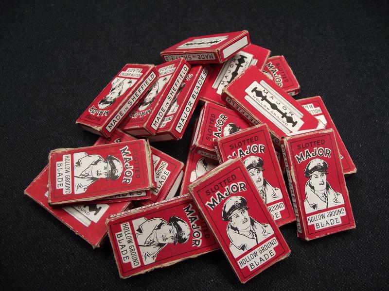 British WW2 Period Boxed Razors Blades.