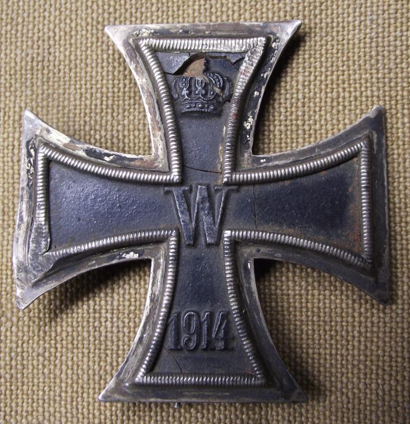 WW1 Iron Cross , MM/KAG, Damaged.