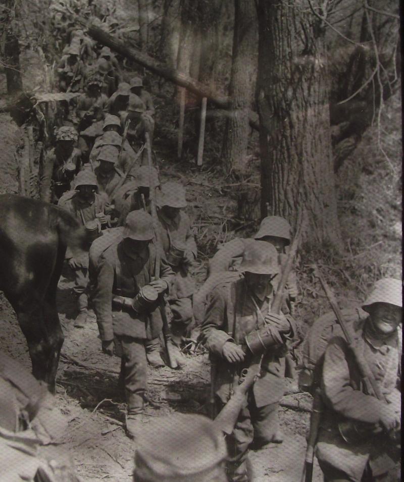 Boxed WW1 German Glass plate photos.