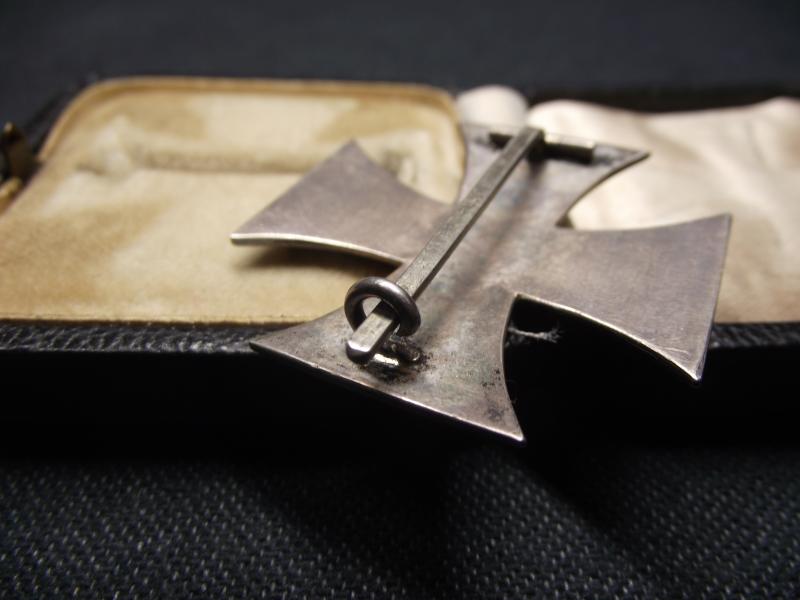 WW1 German 1914 Iron Cross 1st Class Vaulted .800 Silver in Presentaion Box.