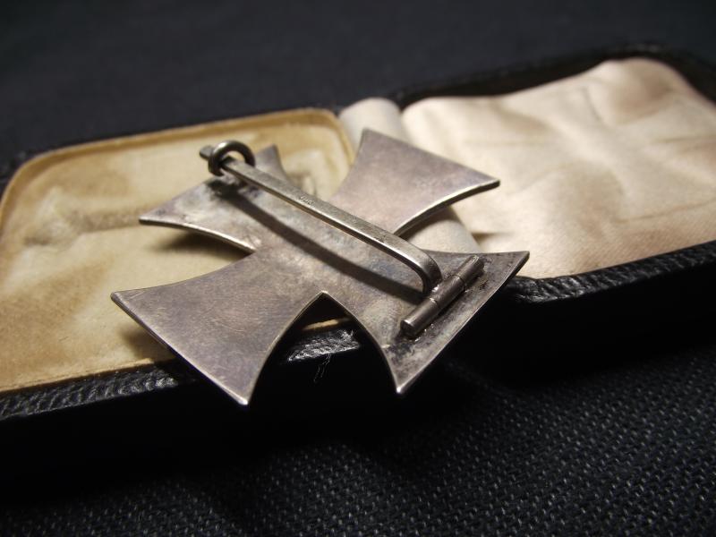 WW1 German 1914 Iron Cross 1st Class Vaulted .800 Silver in Presentaion Box.