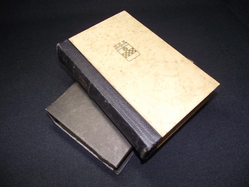 Adolf Hitler Mein Kampf. Wedding Edition. Kamen, 1940..
