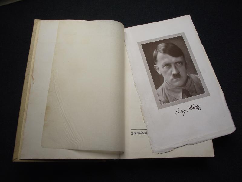 Adolf Hitler Mein Kampf. Wedding Edition. Kamen, 1940..