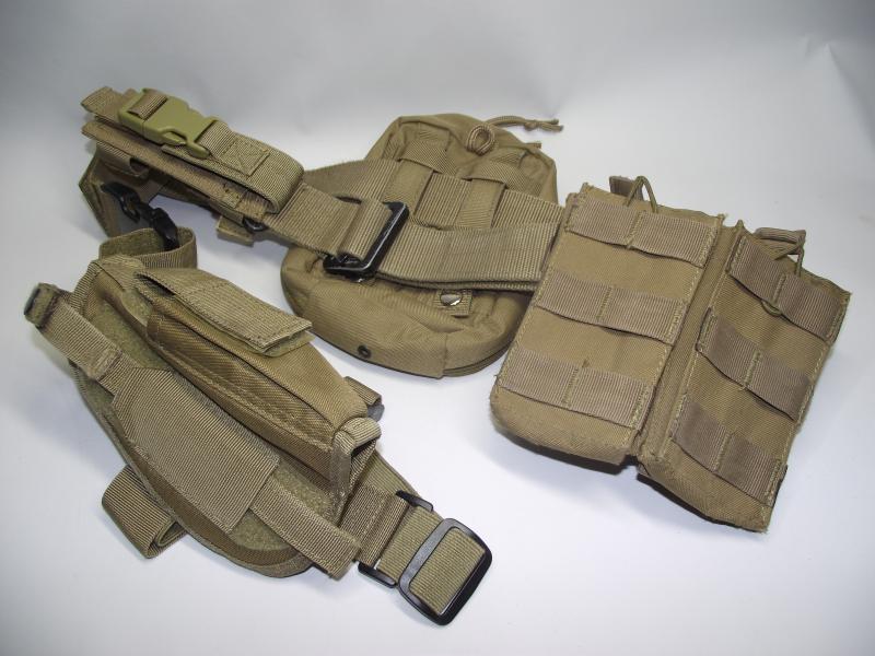 144 Parachute Field Ambulance Field Gear Grouping. Pistol Rig, Coyote Brown. Cardiff.