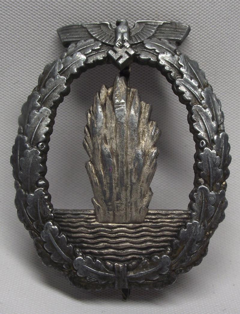 Minesweeper War Badge. Schwerin & Sohn. Variation 3?