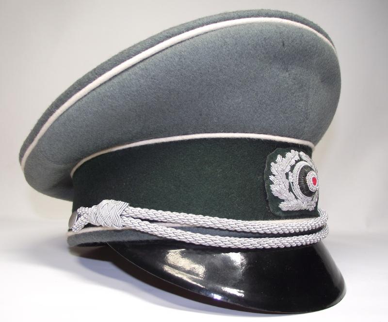 WW2 German Officers Army Visor Cap.