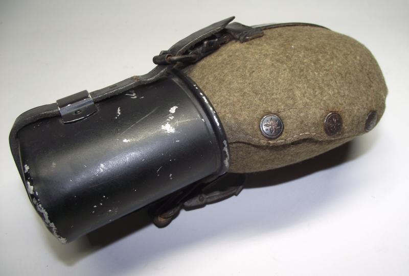 WW2 German Water Bottle / Canteen. DMN-40.