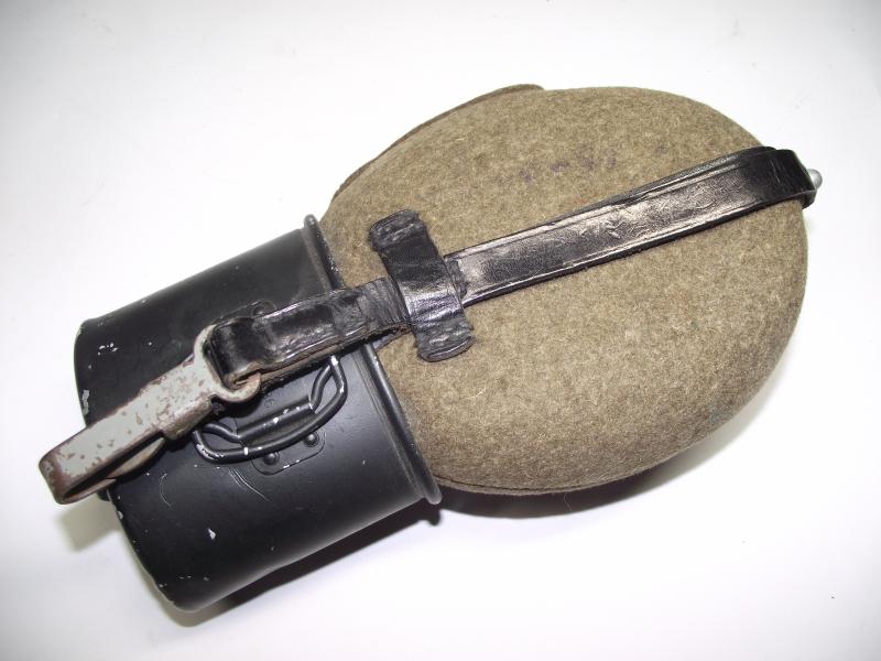 WW2 German Water Bottle / Canteen. DMN-40.