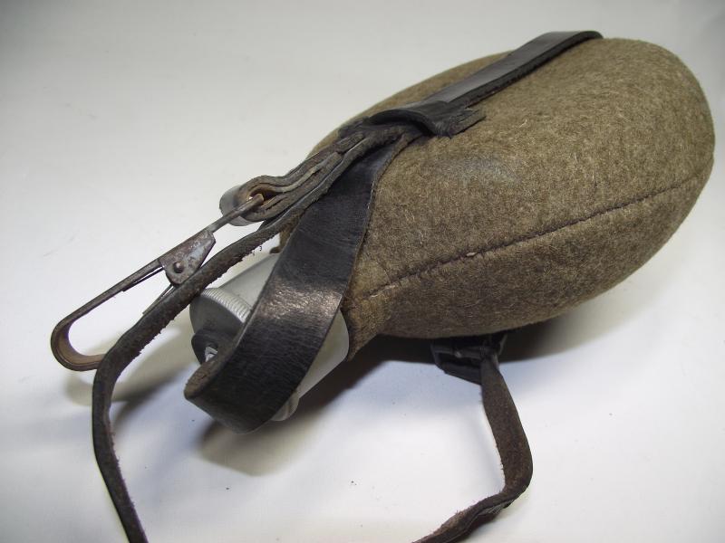 WW2 German Water Bottle / Canteen. DMN-40.