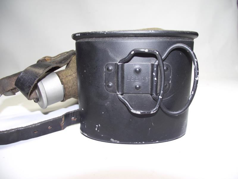 WW2 German Water Bottle / Canteen. DMN-40.