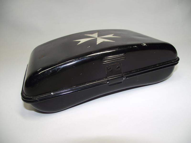 WW2 St.John Ambulance Metal First Aid Pouch.