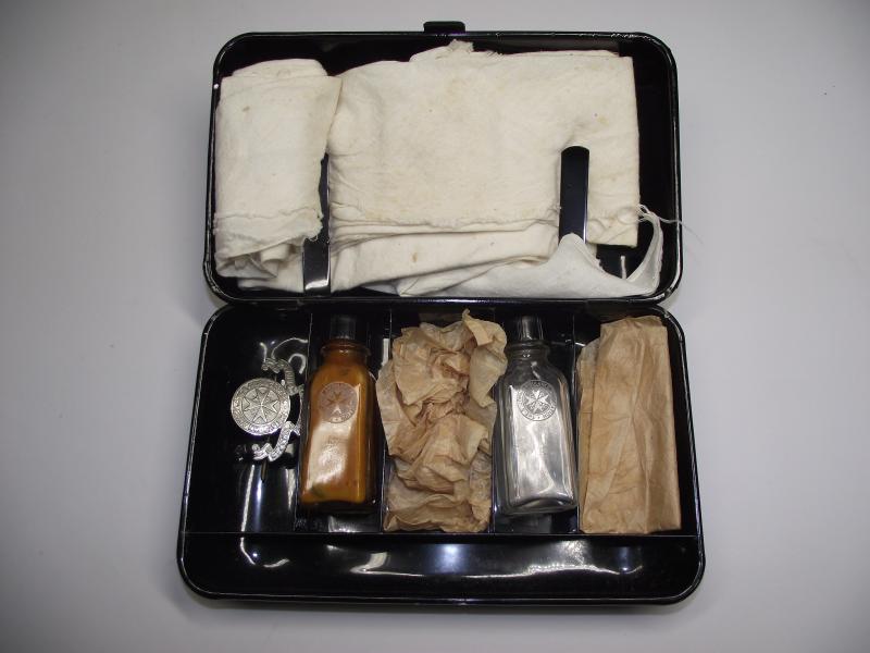 WW2 St.John Ambulance Metal First Aid Pouch.