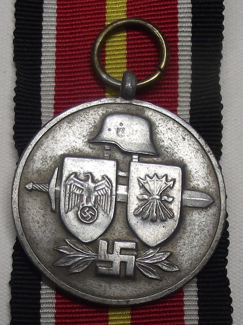 WW2 German Spanish Blue Division Russia Volunteers Medal, 1944. MM1/Deschler.