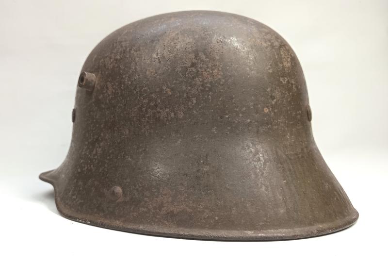 WW1 Imperial German M17 Steel Helmet.