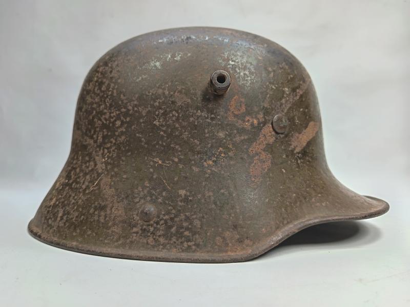 WW1 Imperial German M17 Steel Helmet.