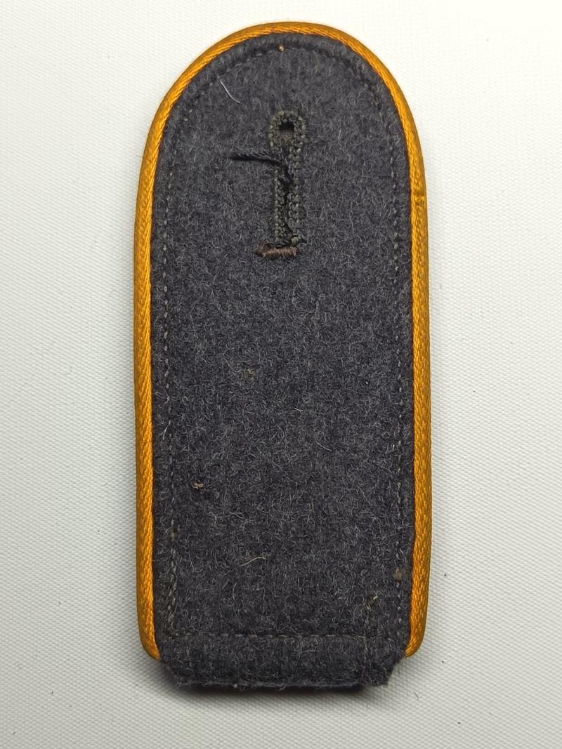 WW2 German Luftwaffe Shoulder Board. Flight/Para.