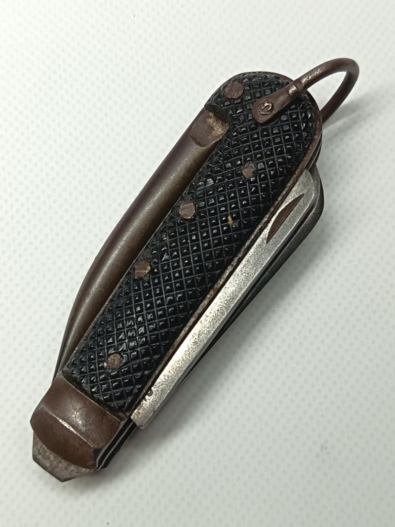 1942 Dated British Army Clasp Kife.