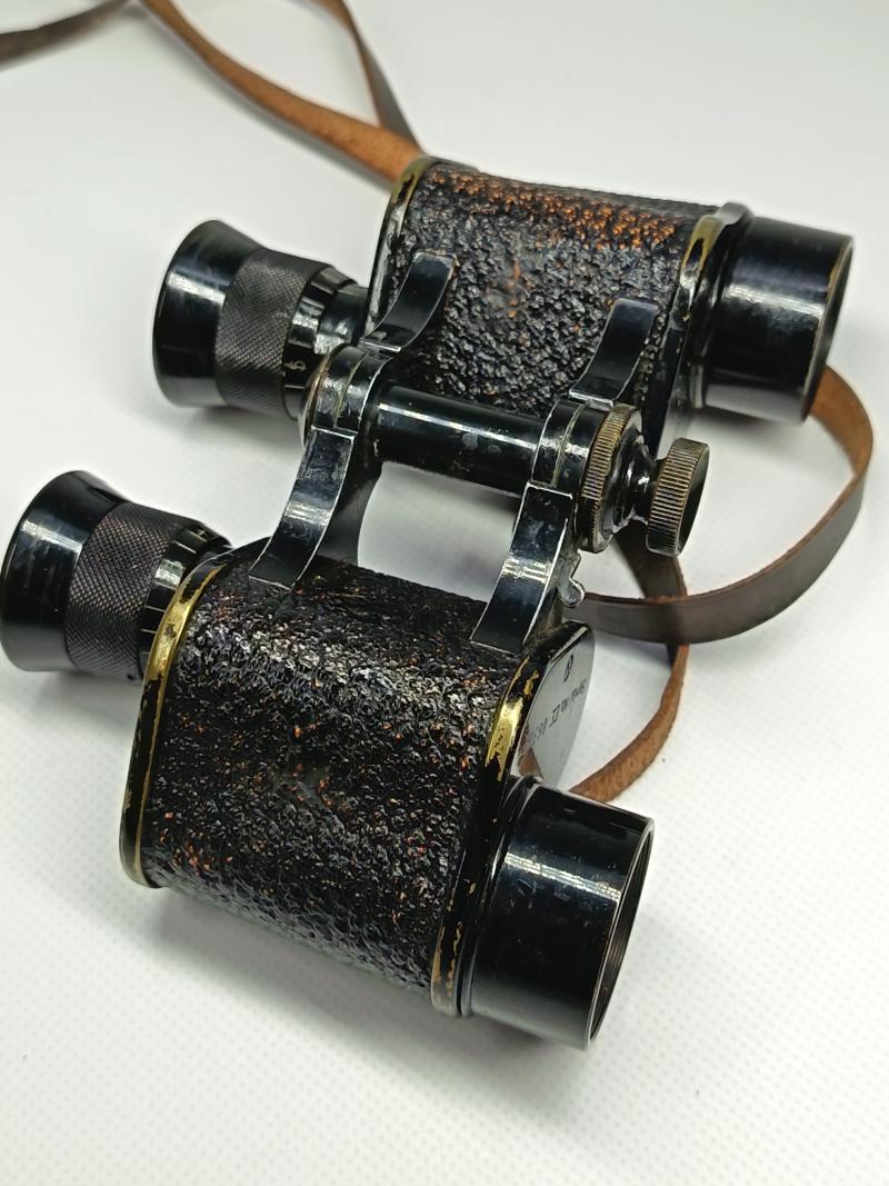 WW2 U. S. Army Signal Corps, 6 Power, Bausch & Lomb Binoculars.