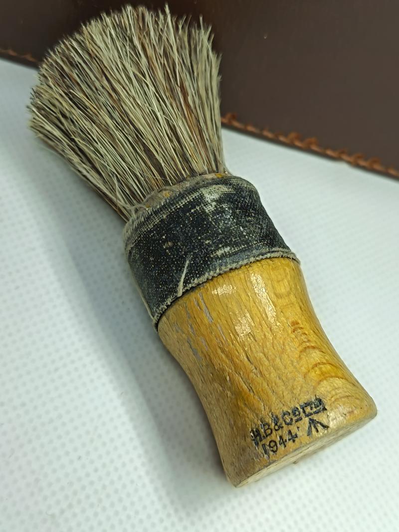 WW2 British Officer's Shaving Soap Brush and Case. 1944.